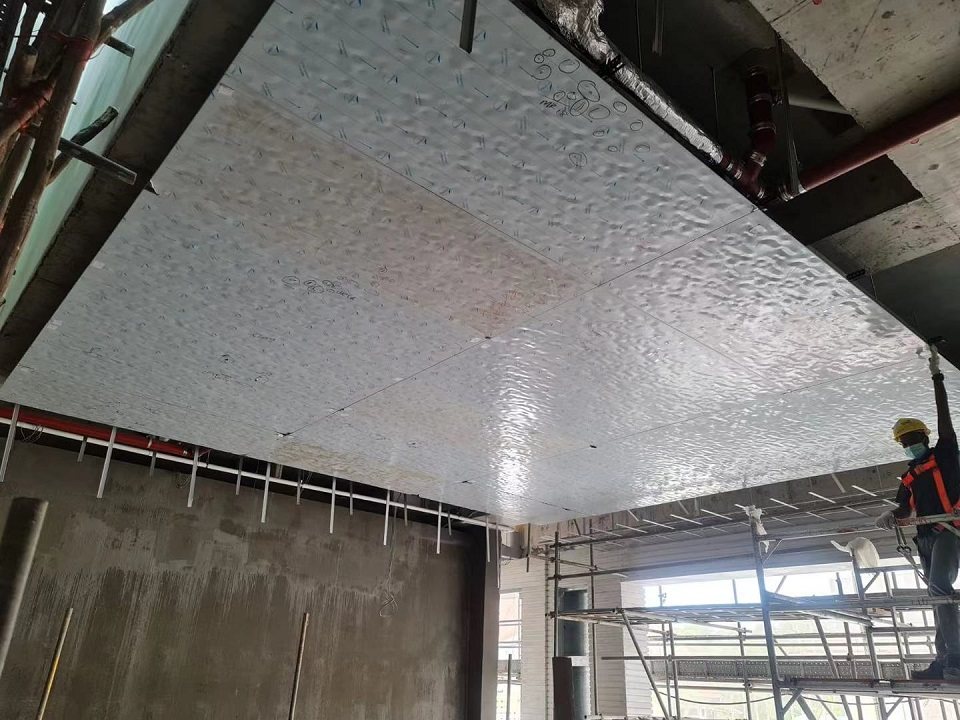 Panel de techo de acero inoxidable con ondulación de agua